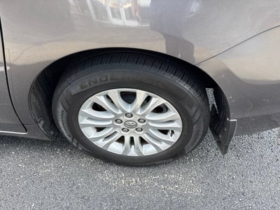 2014 Toyota Sienna XLE V6 8 Passenger