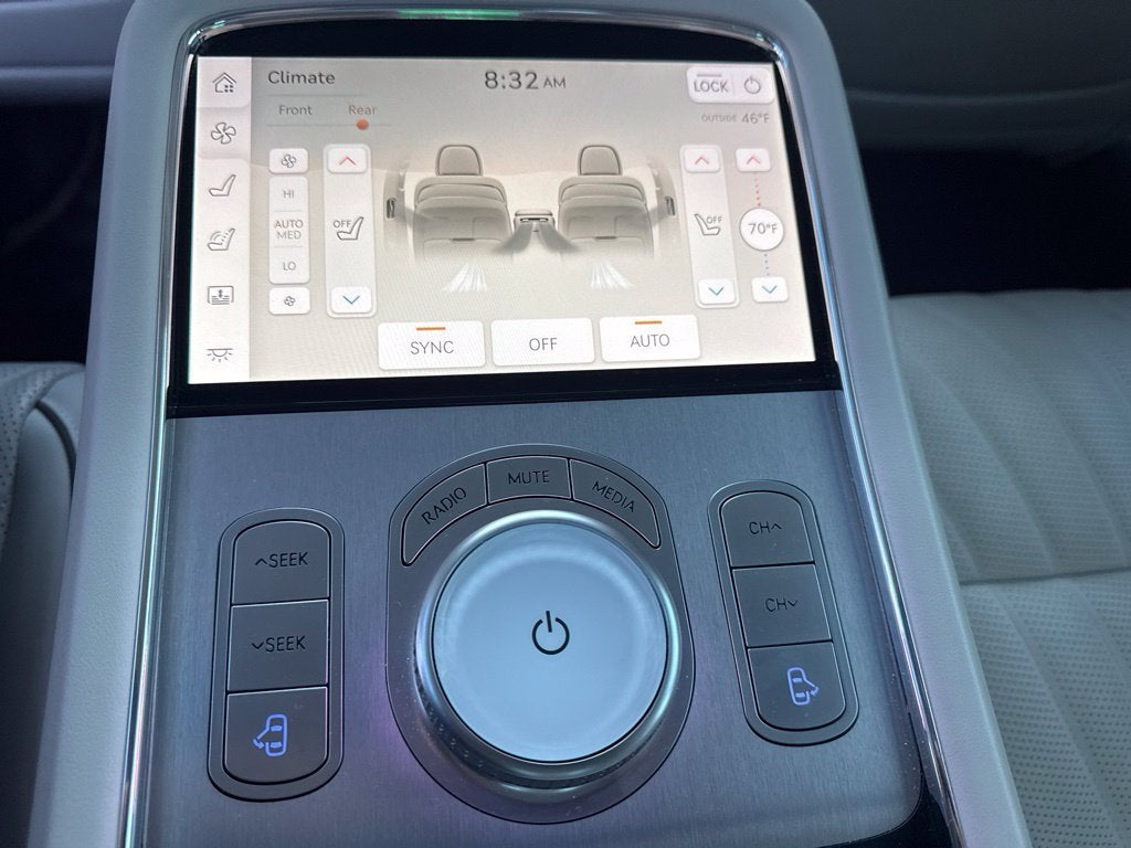 2023 Genesis G90 e-SC