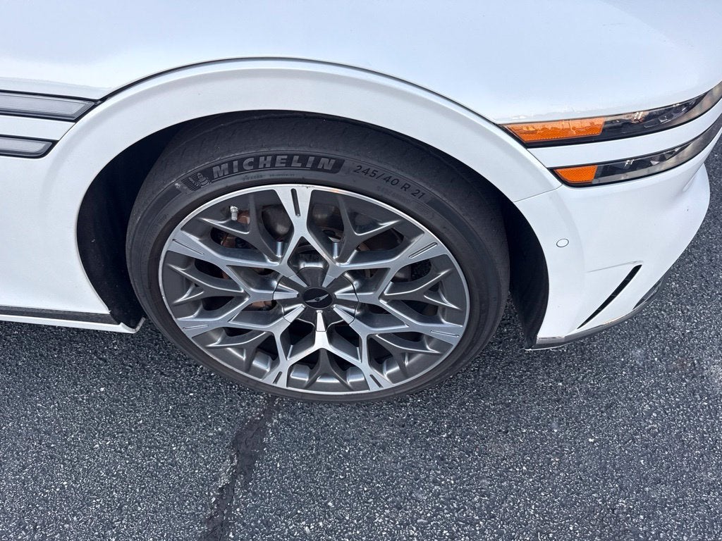 2023 Genesis G90 e-SC
