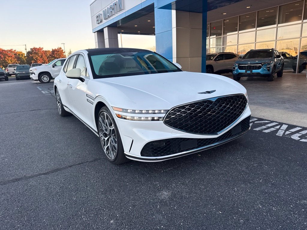 2023 Genesis G90 e-SC