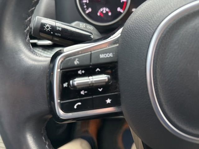 2023 Kia Carnival LX