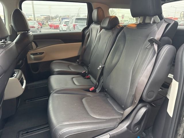 2023 Kia Carnival LX