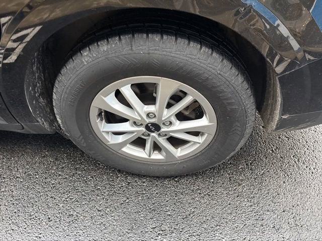 2023 Kia Carnival LX