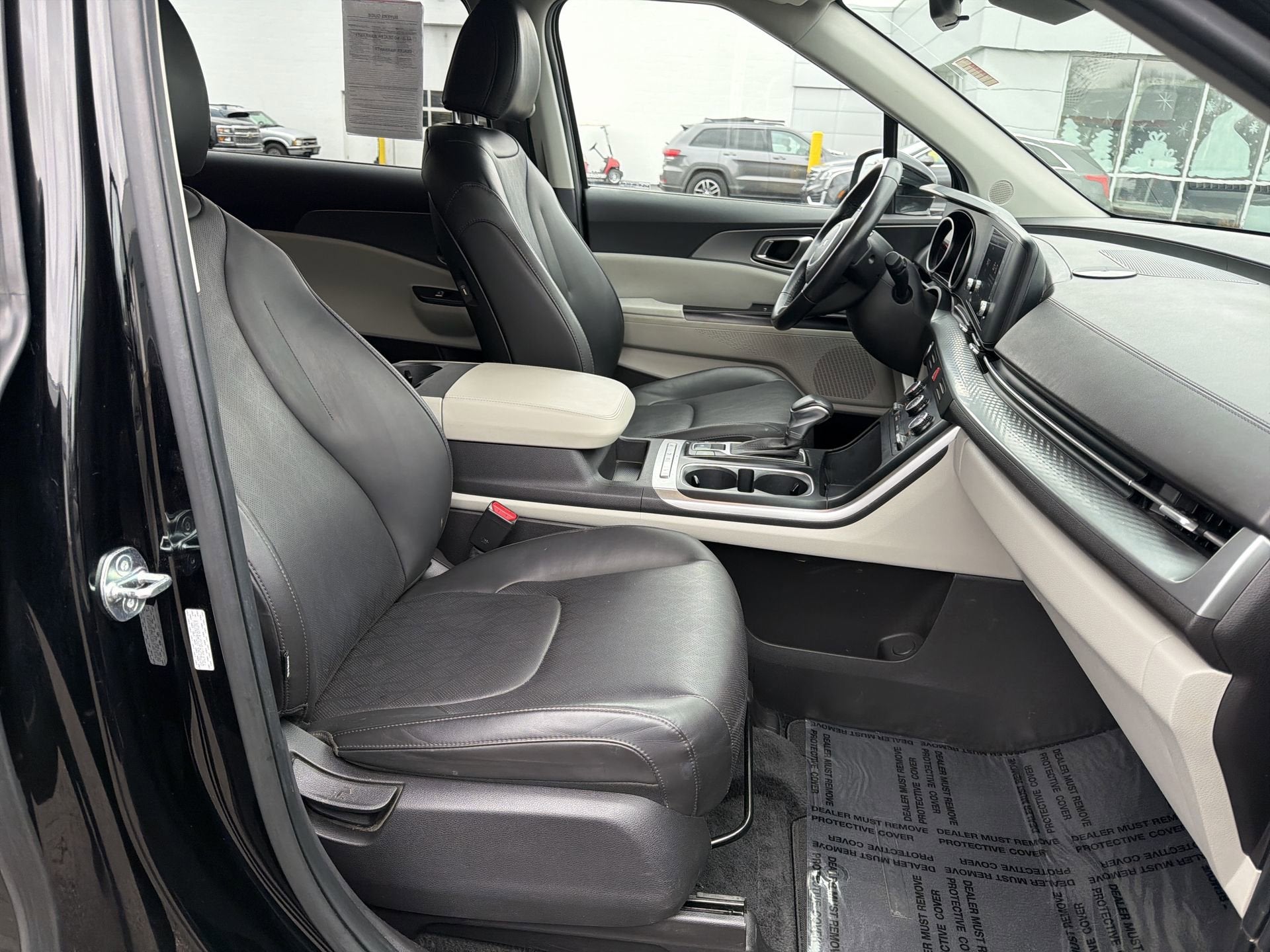 2023 Kia Carnival LX