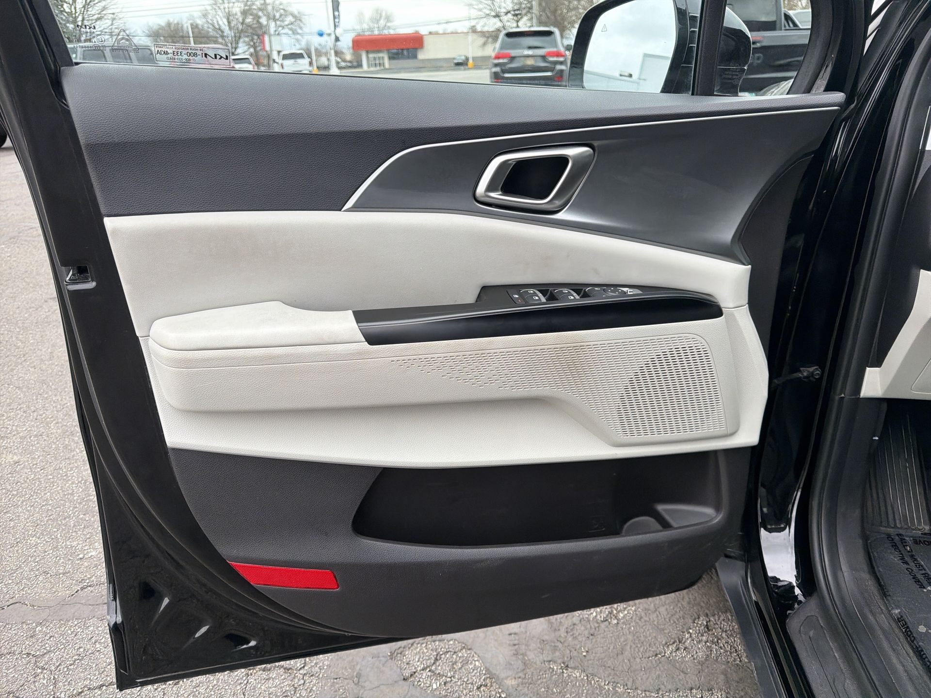 2023 Kia Carnival LX