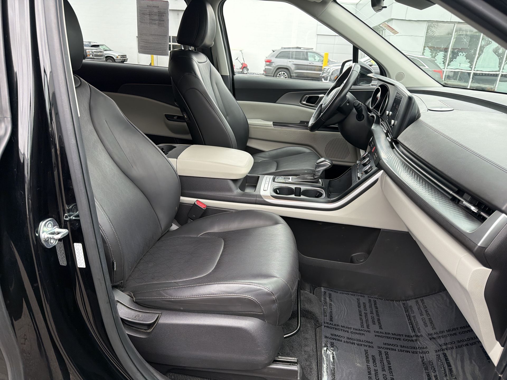 2023 Kia Carnival LX