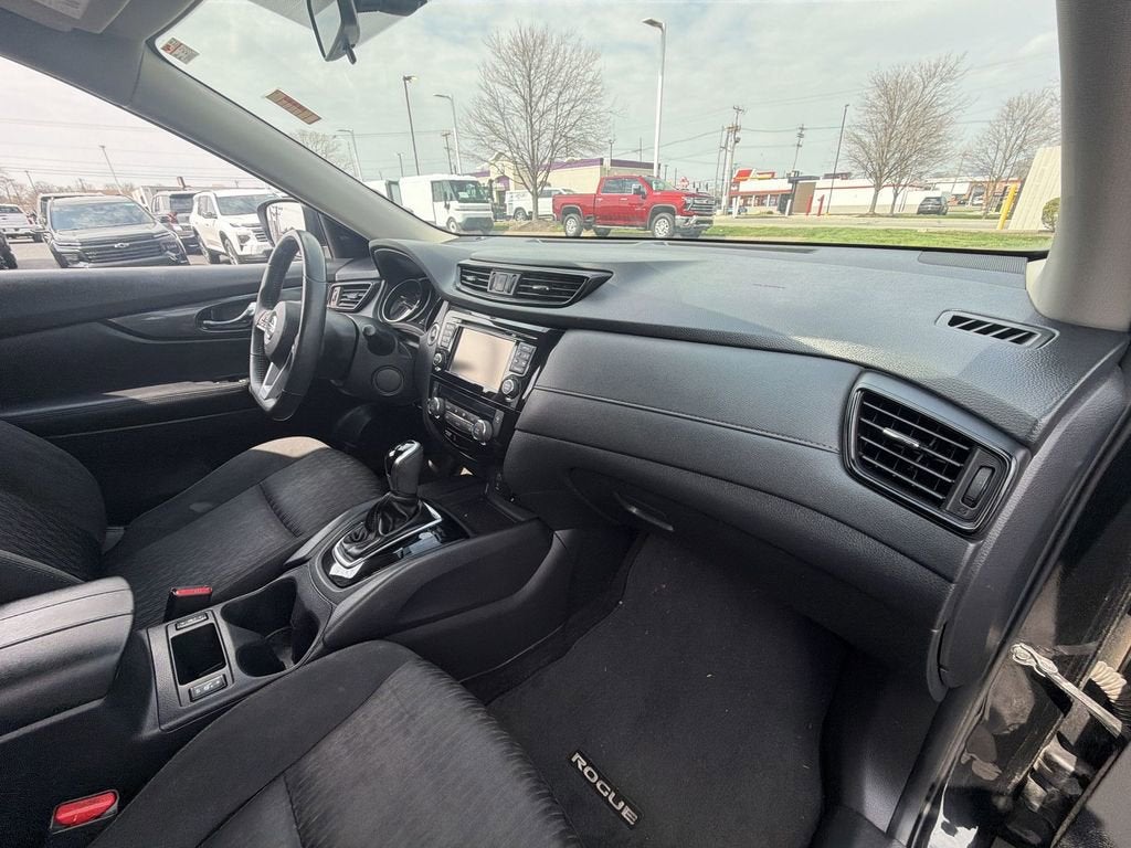2017 Nissan Rogue SV