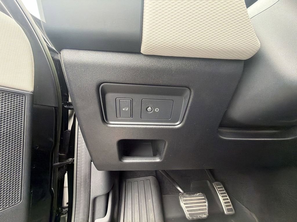 2023 Land Rover Discovery P360 S R-Dynamic