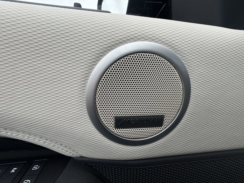 2023 Land Rover Discovery P360 S R-Dynamic