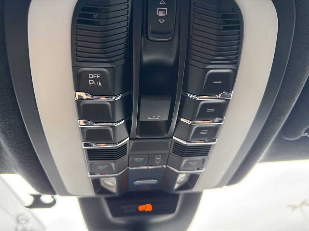 2016 Porsche Macan Turbo