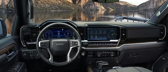 Interior of the 2026 Chevrolet Silverado Crew Cab 2FL with the 13.4-inch touchscreen